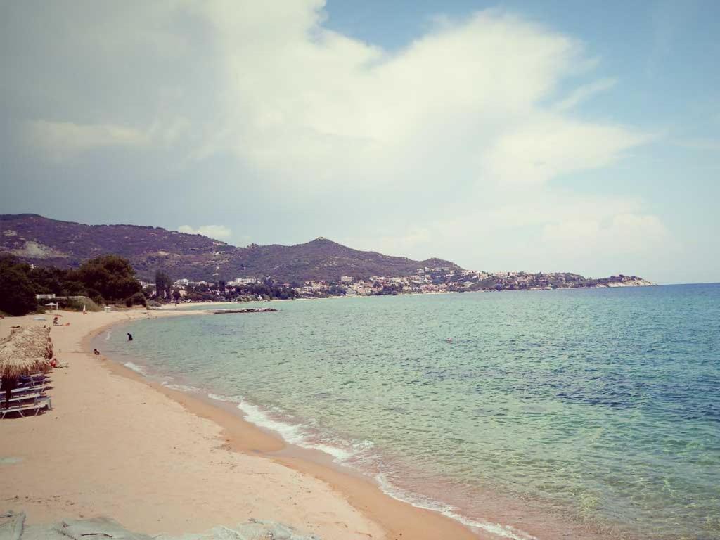 Beautiful Home By The Sea Palaiontsiflikion Luaran gambar